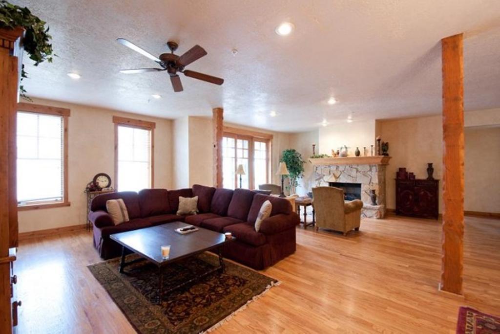 Town Point Condos By Park City Vacations Rom bilde