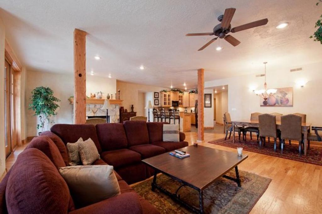 Town Point Condos By Park City Vacations Rom bilde