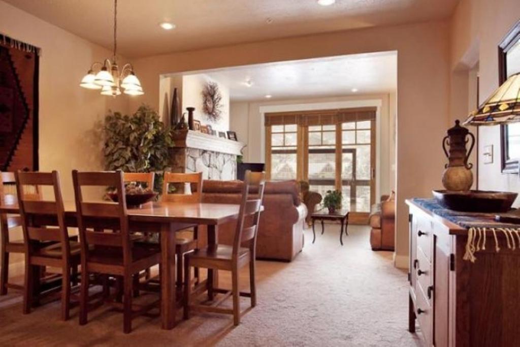 Town Point Condos By Park City Vacations Rom bilde