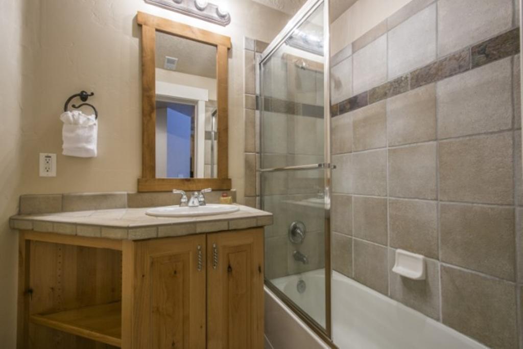 Town Point Condos By Park City Vacations Rom bilde