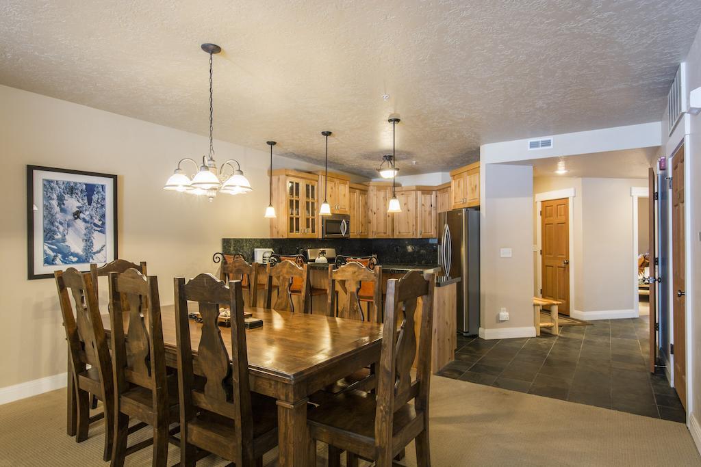 Town Point Condos By Park City Vacations Rom bilde